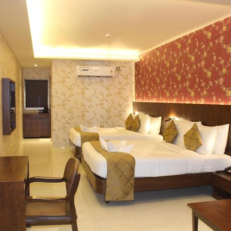 Hotel Madhuban 실바사 외부 사진