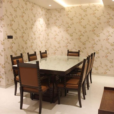 Hotel Madhuban 실바사 외부 사진
