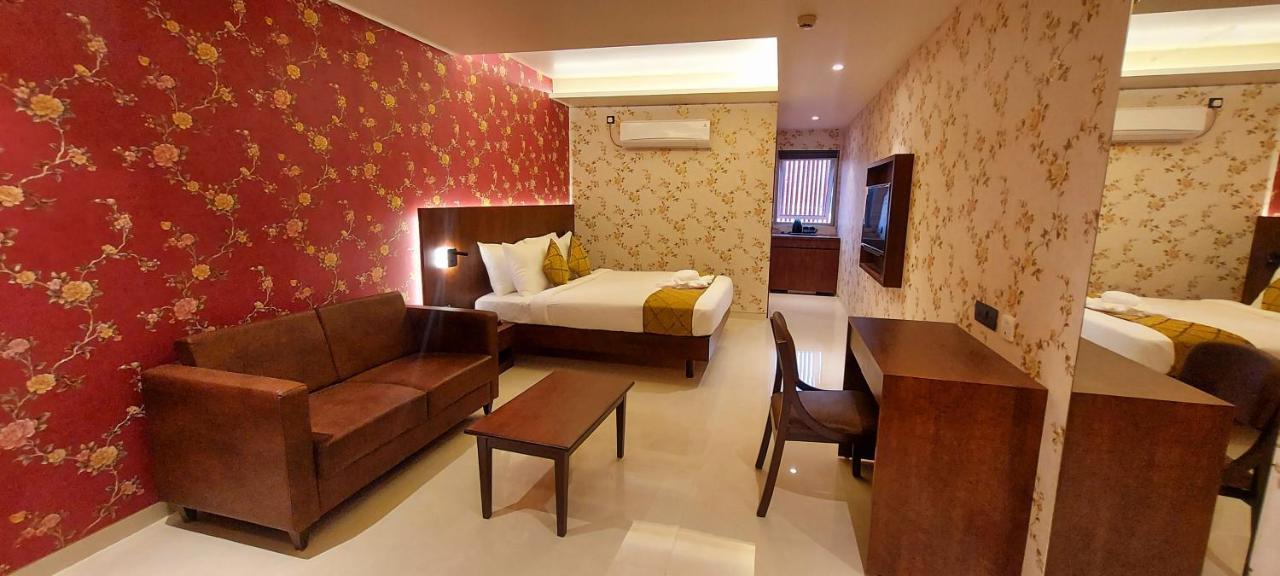 Hotel Madhuban 실바사 외부 사진