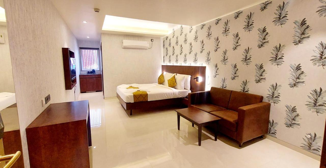 Hotel Madhuban 실바사 외부 사진