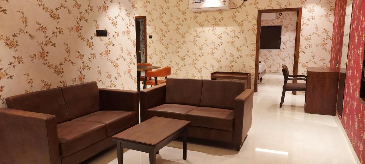 Hotel Madhuban 실바사 외부 사진