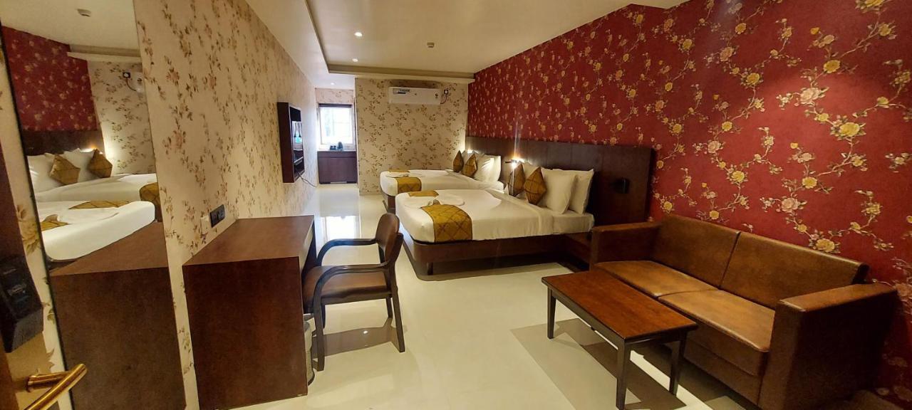 Hotel Madhuban 실바사 외부 사진