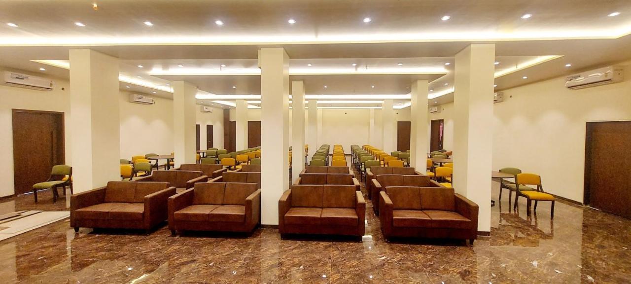 Hotel Madhuban 실바사 외부 사진
