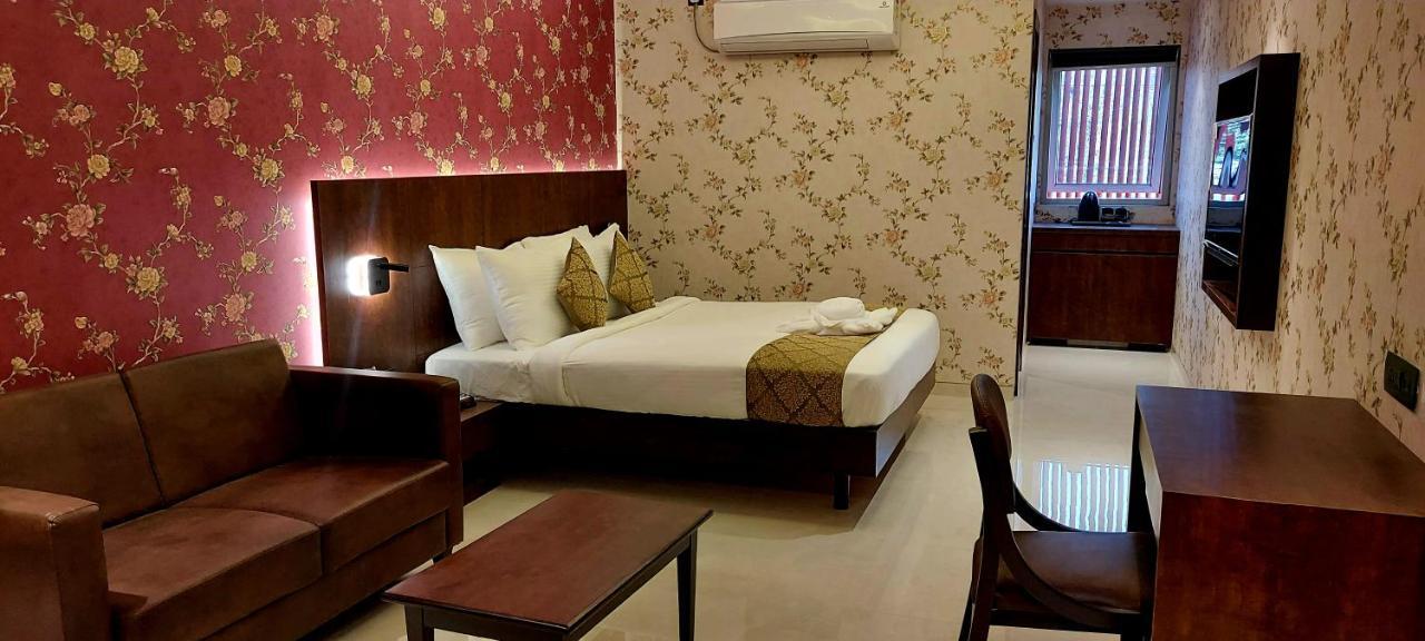 Hotel Madhuban 실바사 외부 사진