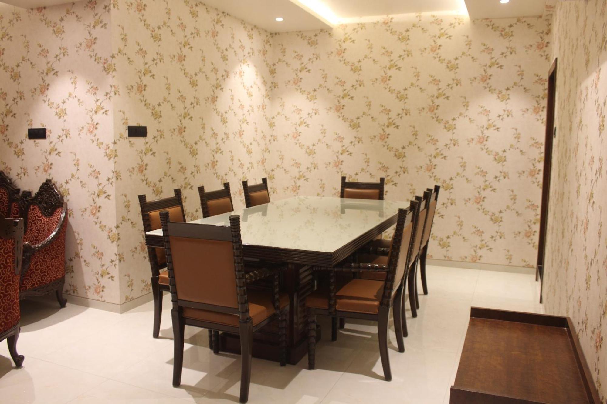 Hotel Madhuban 실바사 외부 사진
